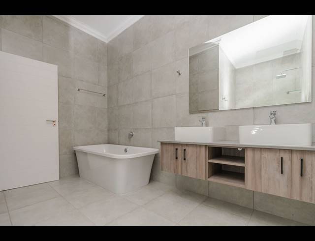 3 BEDROOM SIMPLEX FOR SALE IN SIX FOUNTAINS RESIDENTIAL ESTATE